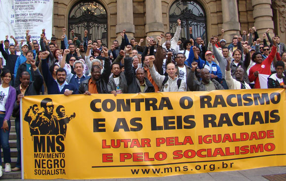 Movimento negro pede regulamenta��o de cotas em concursos p�blicos no Brasil 