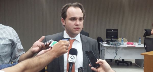 Deu no jornal  A Gazeta: Defesa de Riva questiona nova den�ncia