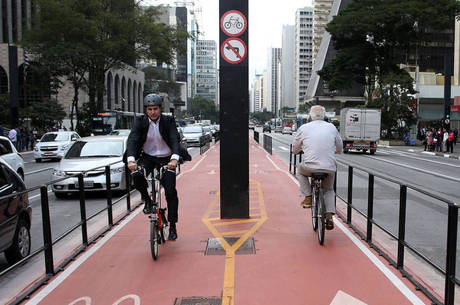 Mesmo com ciclofaixas e ciclovias, produ��o de bicicletas recua 10%