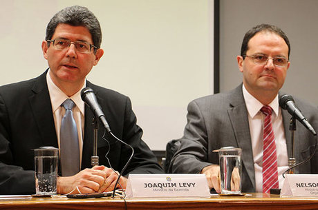 Economistas e analistas explicam os motivos que fizeram o d�lar disparar e a Bolsa despencar