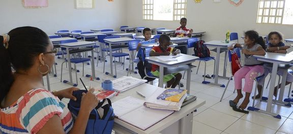Pa�s ter� que investir at� tr�s vezes mais para ter ensino de qualidade