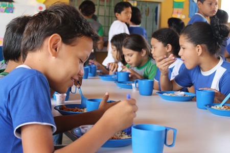 Uni�o repassa s� 30 centavos para merenda
