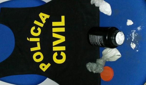Homens presos por tr�fico de drogas confessam crime e dizem que sofriam amea�a de traficante maior