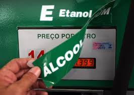 Vendas de etanol no Brasil crescem mais de 50% em julho e t�m recorde mensal