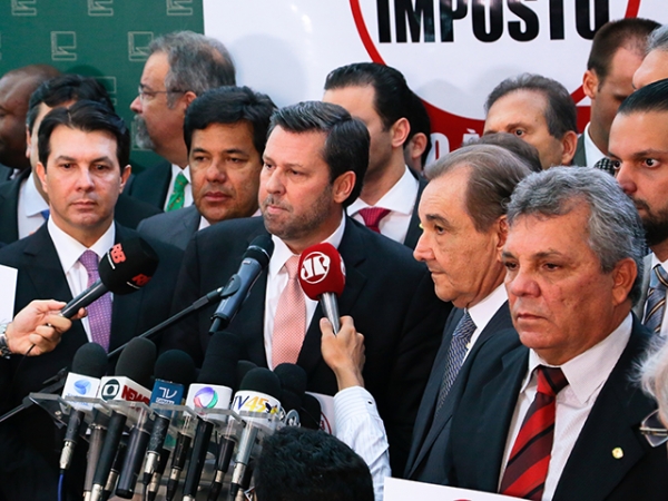 Oposi��o lan�a movimento contra a proposta de Dilma de reeditar a cobran�a da CPMF