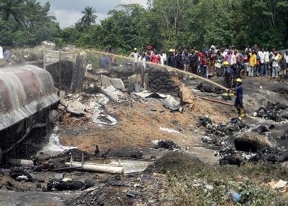 Caminh�o de combust�vel explode e deixa mais de 100 mortos no Sud�o do Sul