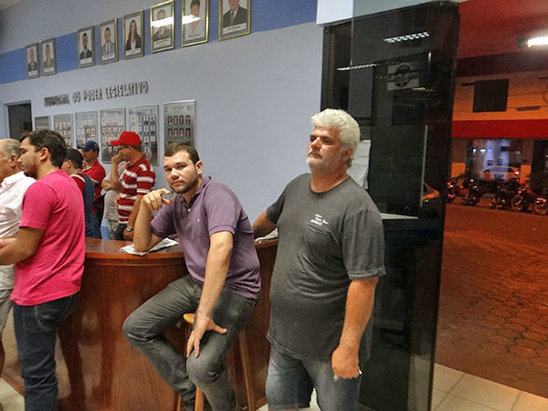 Filia��o de Priminho Riva: Raposa que � raposa espreita de longe