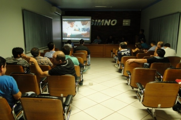 Empres�rios de Ju�na participam da 7� Assembleia Geral Ordin�ria de 2015 do Simno