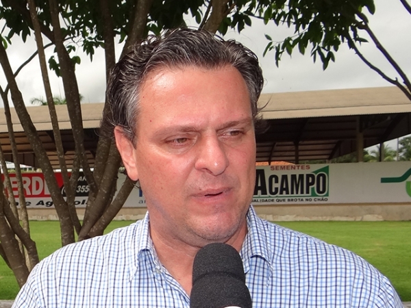 F�varo se filia ao PSD, leva partido para base de Taques e exige sa�da de Riva e Janaina