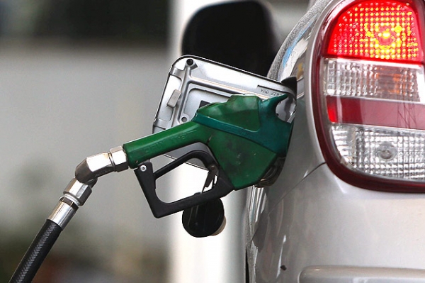 Petrobras aumenta o pre�o da gasolina em 6% e o do diesel em 4%