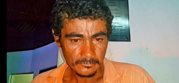 Homem que matou amigo com canivete � preso e diz que est� arrependido.