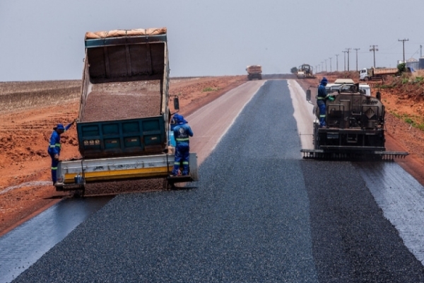 Governo de MT j� pavimentou 30-km dos 47 prometidos da MT-220 em dire��o ao trevo de Tabapor�