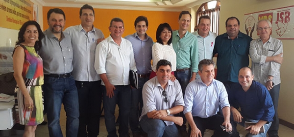 Em reuni�o com novos prefeitos, PSB reafirma compromisso com munic�pios