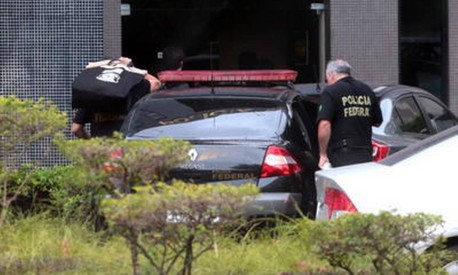Zelotes: Pol�cia Federal faz busca no escrit�rio do filho de Lula