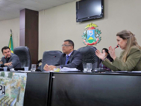 Ex-secret�ria adjunta contrap�e depoimento de Yuri Bastos � CPI da Copa