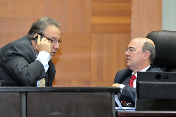 Ju�za retoma a��o contra Riva, ex-conselheiro e deputado por desvio de R$ 2,2 milh�es em empresa de Arcanjo