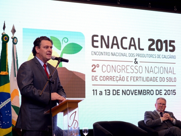 F�varo destaca oportunidade para ind�stria de calc�rio em Mato Grosso
