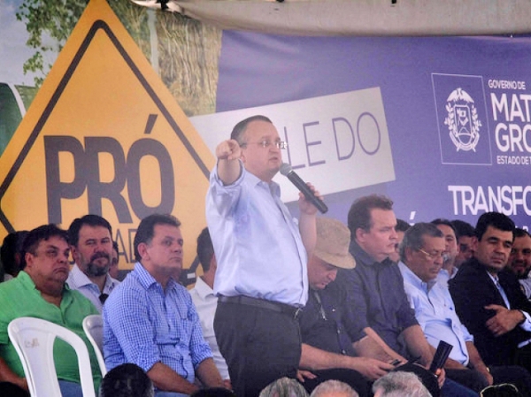 Governo lan�a pacote de 66 obras rem pavimetna��o de estradas com investimento de R$ 1 bilh�o