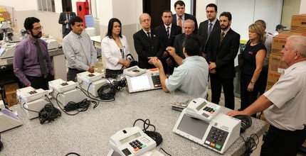 TRE-MT inicia prepara��o de urnas eletr�nicas para elei��o da OAB-MT