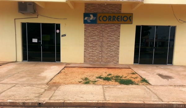 Homens armados assaltam ag�ncia dos Correios de Porto dos Ga�chos em plena luz do dia.