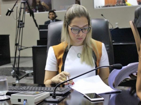 Tribunal Regional Eleitoral marca julgamento para autorizar sa�da de Jana�na Riva do PSD
