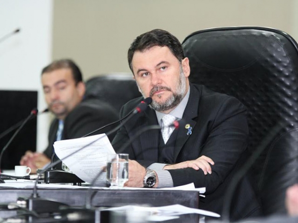 �Melhor op��o � vender vag�es do VLT para implantar BRT�, afirma diretor da Oficina Engenharia � CPI