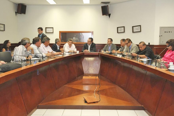 Assembleia Legislativa de Matio Grosso participa de comiss�o para revisar ICMS do frete de gr�os