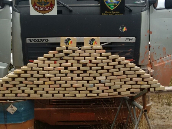 Pol�cia apreende 172 kg de coca�na na MT 170 pr�ximo a Juruena