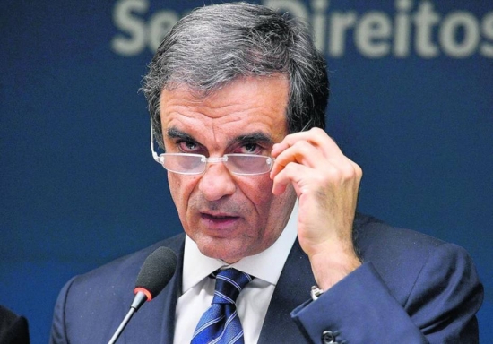 Planalto anuncia que Cardozo deixa o Minist�rio da Justi�a e assume a AGU