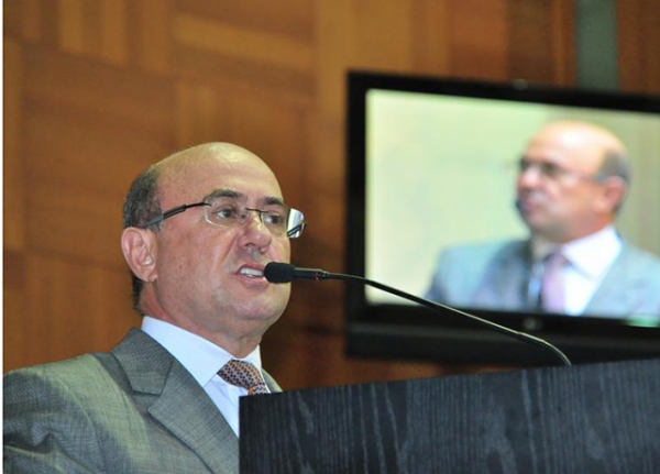 Escutas mostram que servidores temiam demiss�o e prote��o a Riva