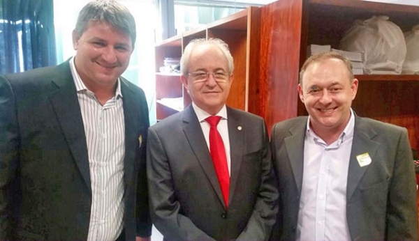 Prefeito e Vice de Aripuan� visitam Bras�lia e garantem recursos para a sa�de do munic�pio.