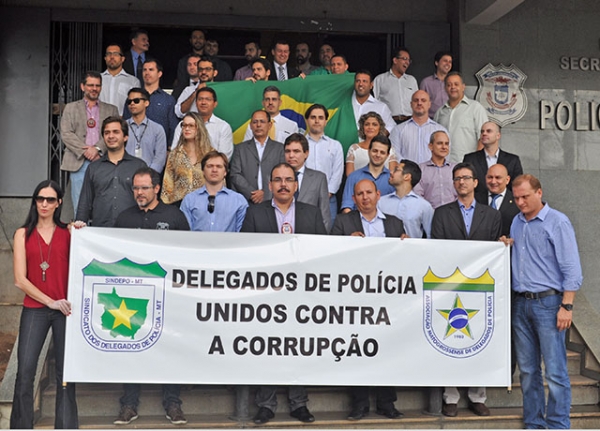 Delegados se re�nem em ato contra a corrup��o e em apoio a Pol�cia Federal