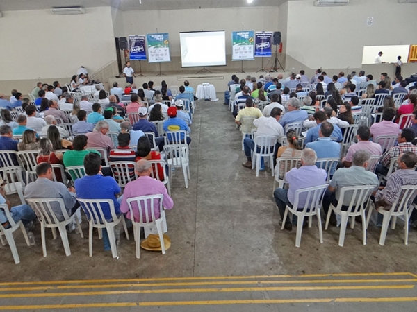Acriamt em A��o leva mais de 220 pessoas para ouvir a palestra no Centro de Eventos da Acrivale.