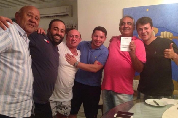 Riva e seu filho Juninho seriam os ganhadores de R$ 1,8 milh�es da Mega Sena.