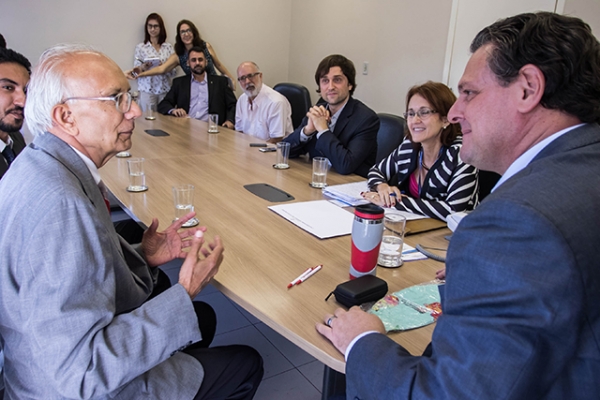 Ganhador de Nobel da Paz prop�e projeto de produ��o sustent�vel
