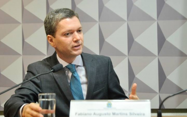 Governo publica exonera��o de Fabiano Silveira no 'Di�rio Oficial'
