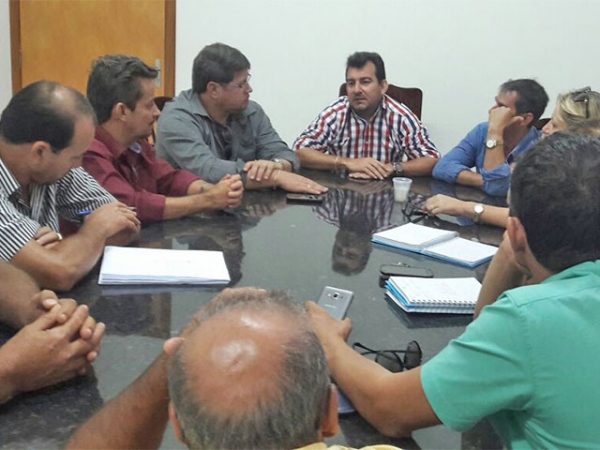 Vereadores de Ju�na sinalizam apoio ao setor de base florestal na destina��o de �rea para armazenar res�duos