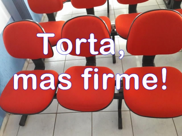 Meio torta, mas cadeira da C�mara foi arrumada.