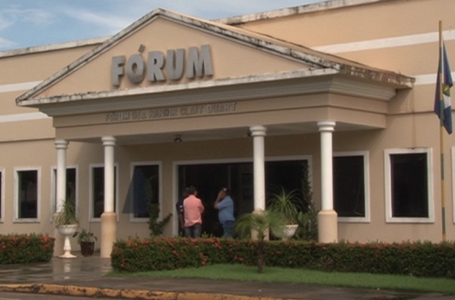 Ju�na suspende expediente desta ter�a-feira