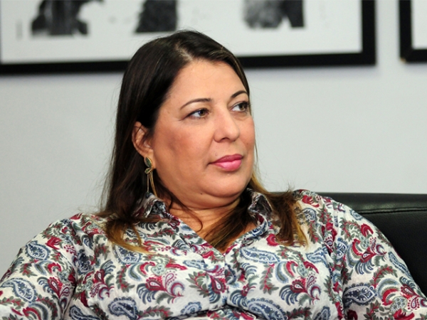 Ju�za nega absovi��o de Janete Riva e marca audi�ncias