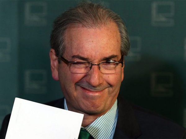 Deputado Federal Eduardo Cunha renuncia � presid�ncia da C�mara e chora