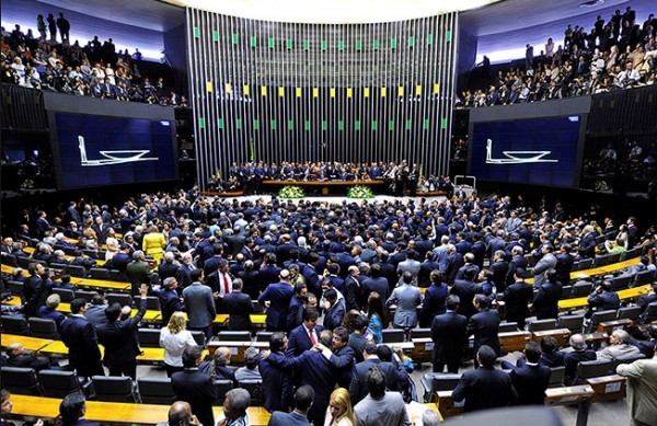 Elei��o do presidente da C�mara � marcada para as 16 horas de quarta-feira