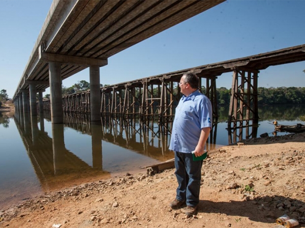 Governador entrega R$ 60 milh�es em obras no Noroeste e anuncia investimentos