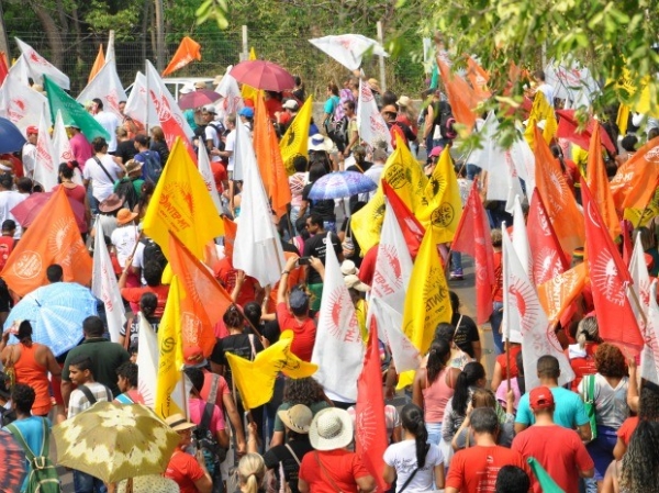 Servidores da Educa��o em Mato Grosso far�o assembleia para definir greve