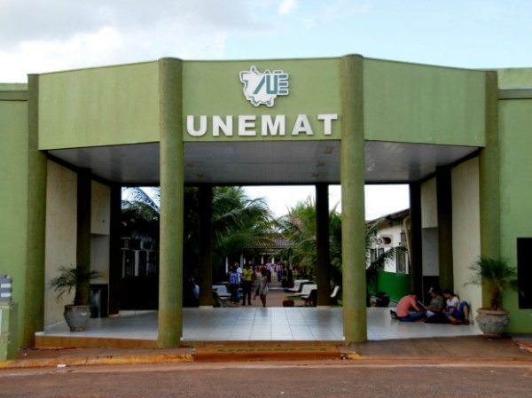 Em greve h� dois meses, professores da Unemat suspendem paralisa��o