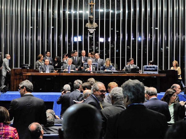 Dilma Rousseff perde o mandato de presidente da Rep�blica, mas mant�m direitos pol�ticos
