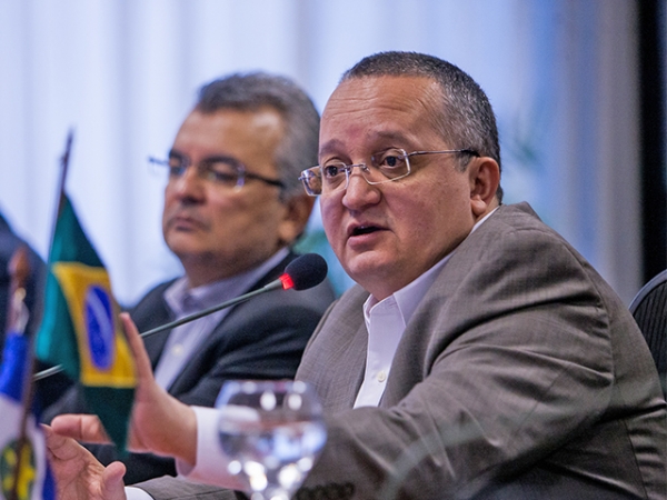 Governo publica decreto que determina a redu��o de gastos p�blicos