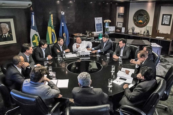 Bancada Federal comunica destina��o de R$ 100 milh�es � Sa�de de MT em 2017