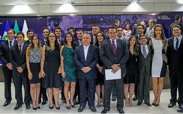 Defensoria de Mato Grosso d� posse a 19 novos defensores p�blicos 