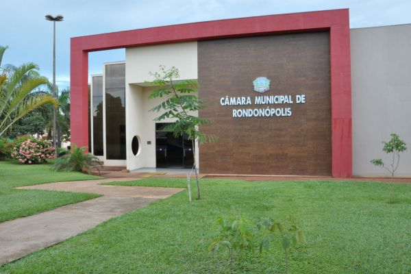 Sal�rios de prefeito e vereadores de Rondon�polis s�o congelados at� 2020